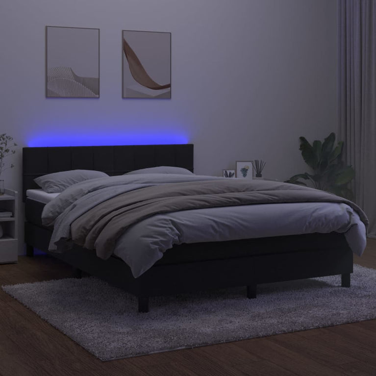 Boxspring met matras en LED fluweel zwart 140x190 cm