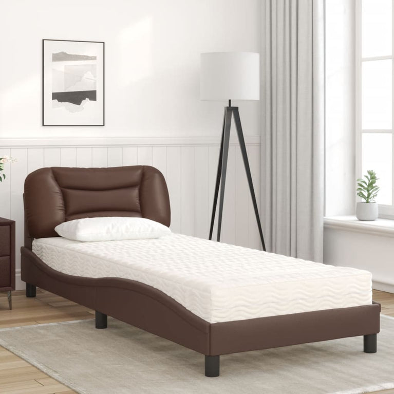 Bed met matras kunstleer bruin 90x190 cm
