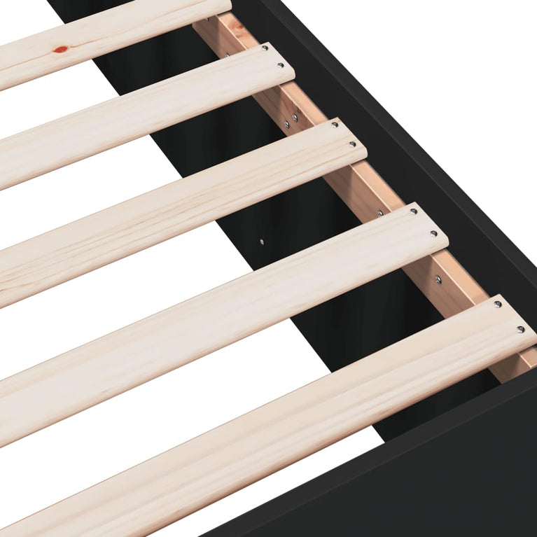 Bedframe massief hout zwart 200x200 cm