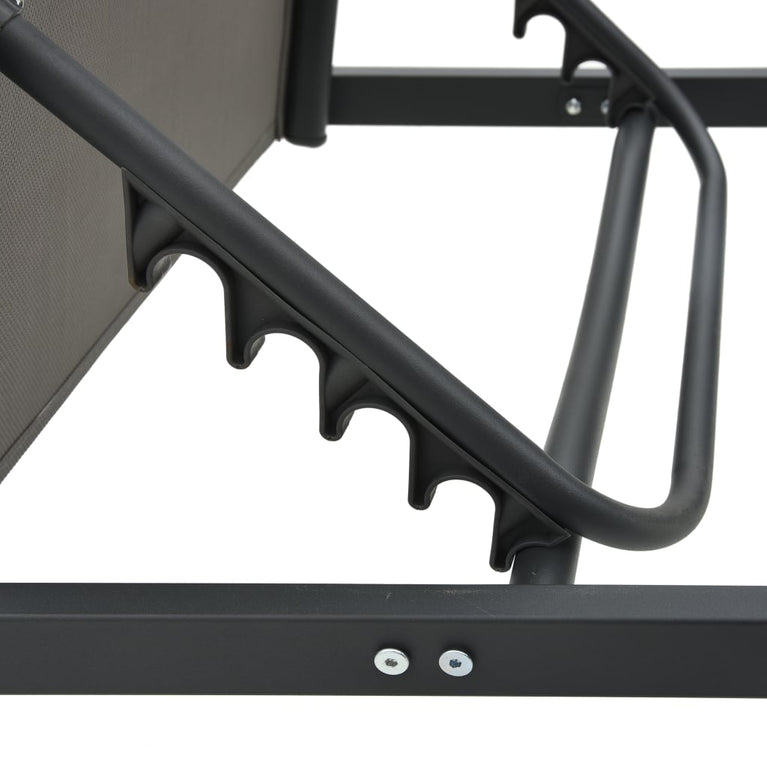 Ligbed aluminium en textileen MeubelReus