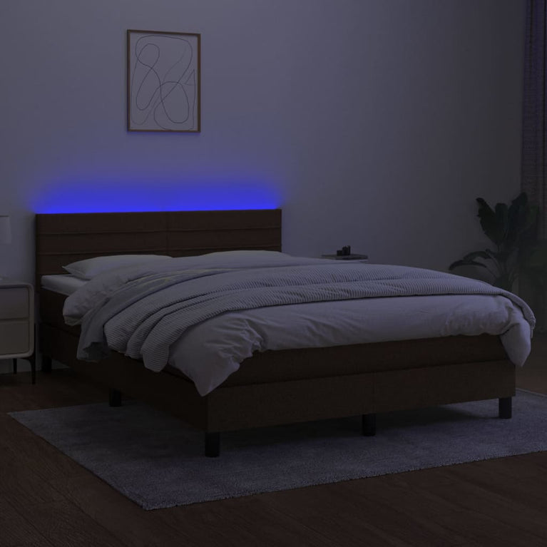 Boxspring met matras en LED stof donkerbruin 140x190 cm