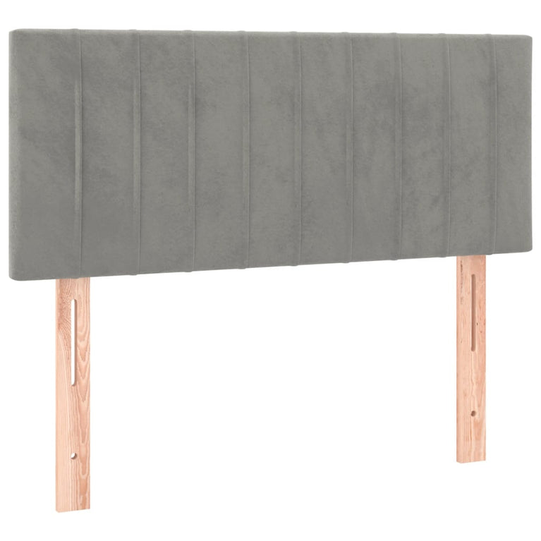 Boxspring met matras en LED fluweel lichtgrijs 120x200 cm