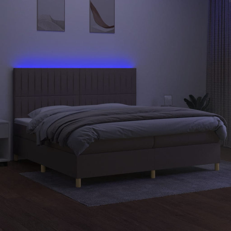 Boxspring met matras en LED stof taupe 200x200 cm