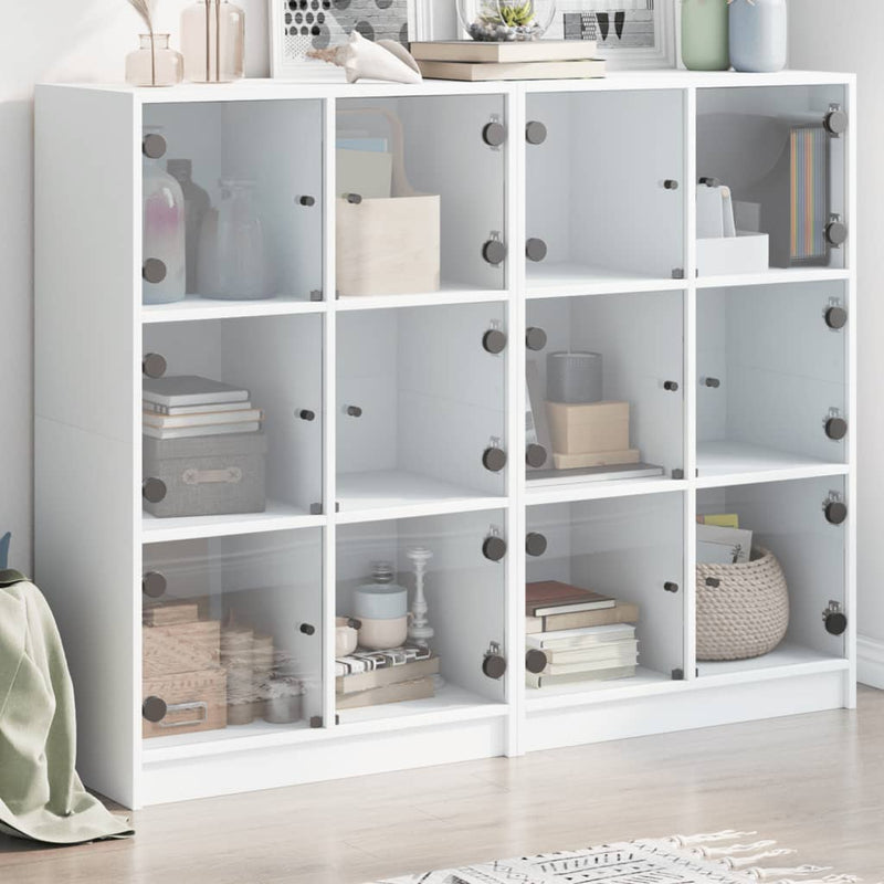 Boekenkast met deuren 136x37x109 cm bewerkt hout wit