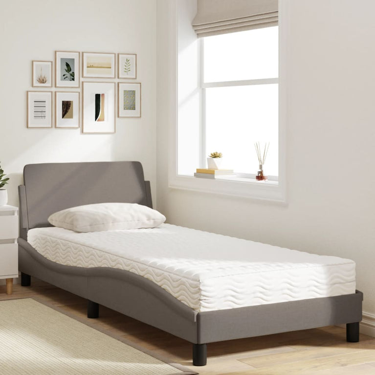Bed met matras stof taupe 80x200 cm