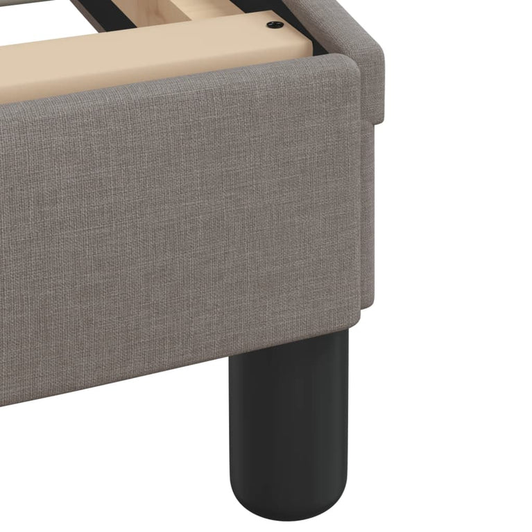 Bed met matras stof taupe 140x190 cm