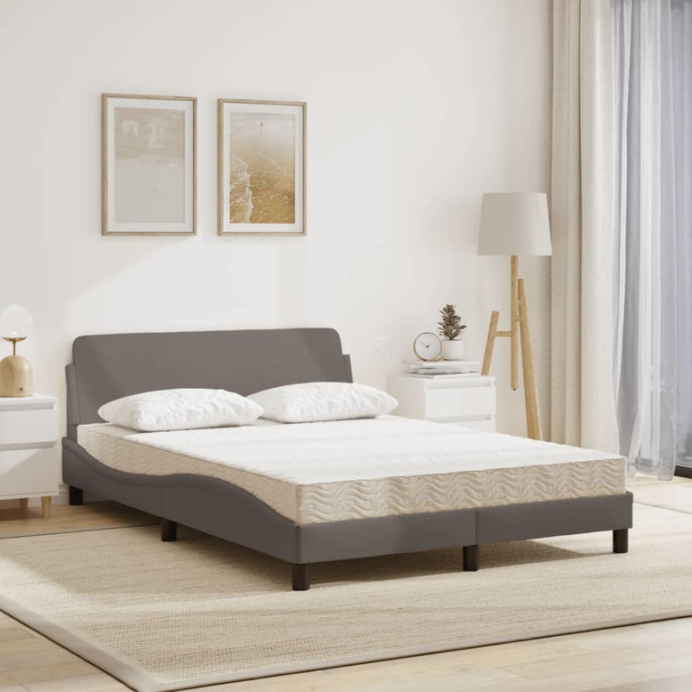 Bed met matras stof taupe 140x200 cm