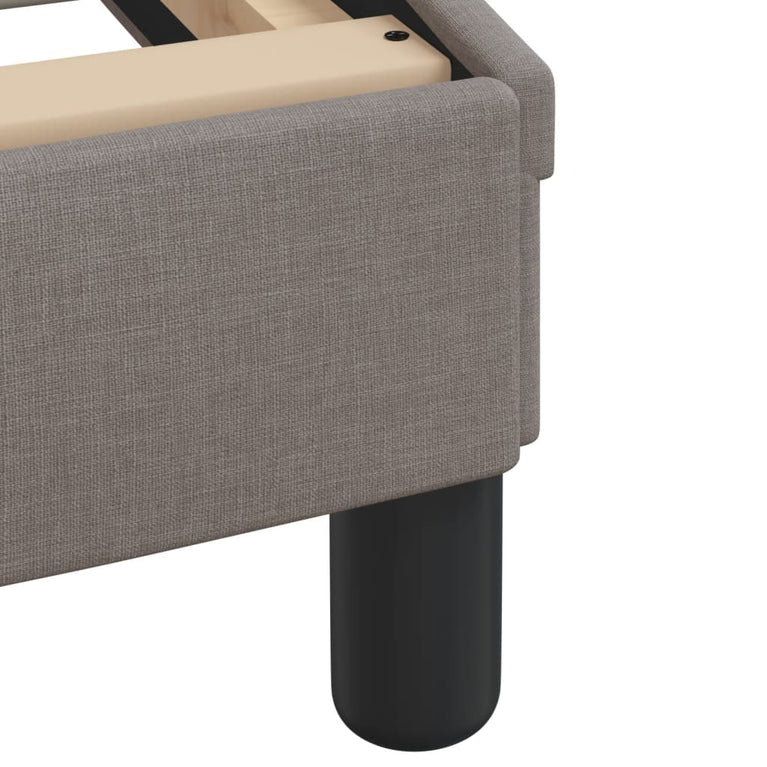 Bed met matras stof taupe 140x200 cm
