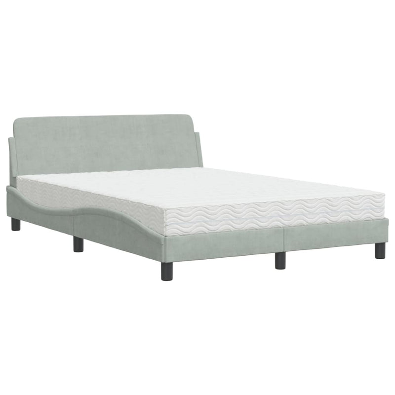 Bed met matras fluweel lichtgrijs 140x200 cm