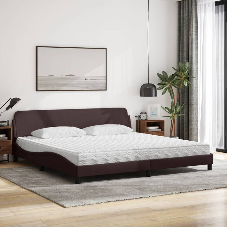 Bed met matras stof donkerbruin 200x200 cm
