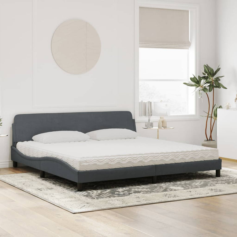 Bed met matras fluweel donkergrijs 200x200 cm