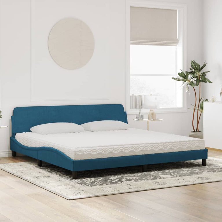 Bed met matras fluweel blauw 200x200 cm