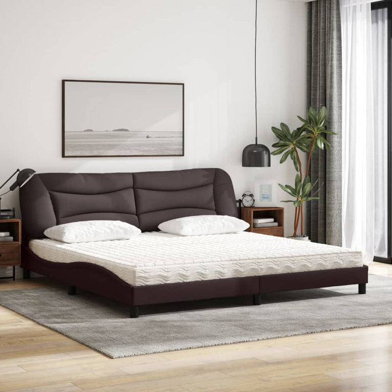 Bed met matras stof donkerbruin 200x200 cm