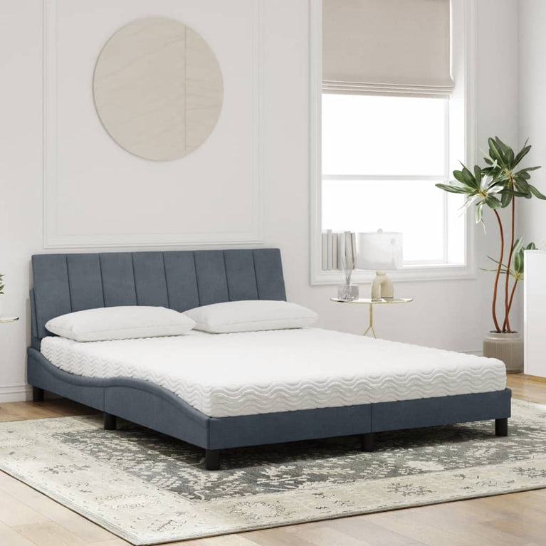 Bed met matras fluweel donkergrijs 160x200 cm