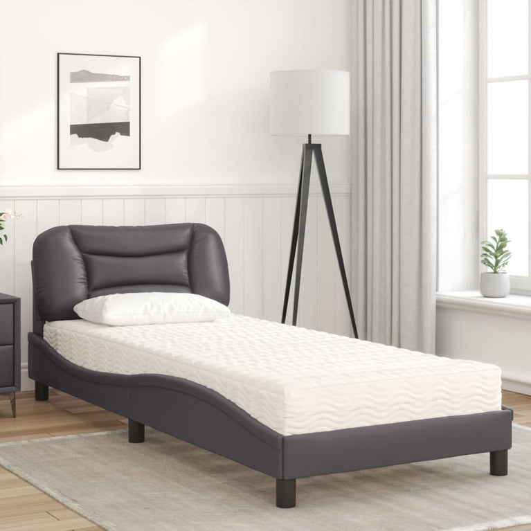 Bed met matras kunstleer grijs 80x200 cm