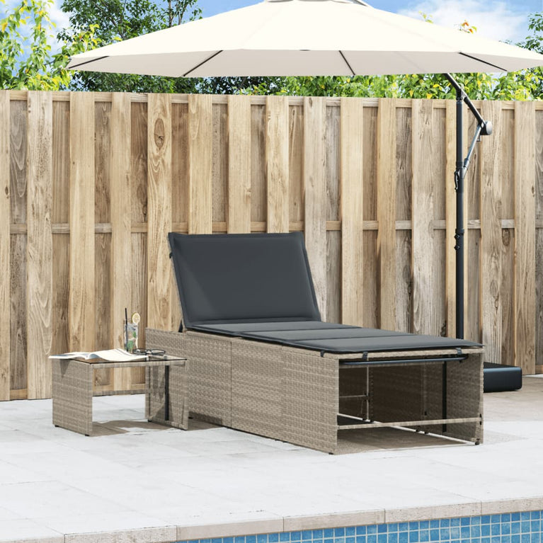 Ligbedden 2 st met tafel poly rattan lichtgrijs