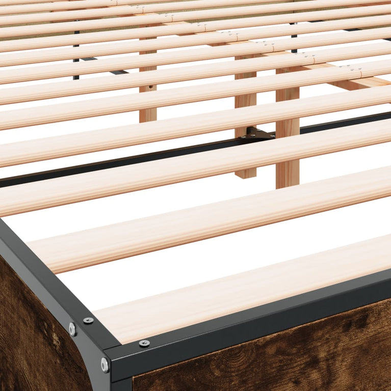 Bedframe bewerkt hout metaal gerookt eikenkleurig 140x200 cm